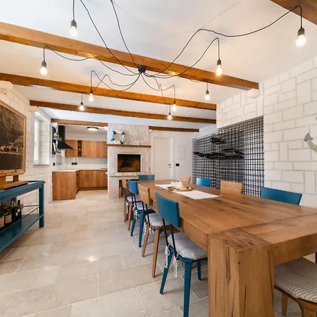 Noemia House فيلة Baška Voda