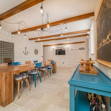 Noemia House Vila