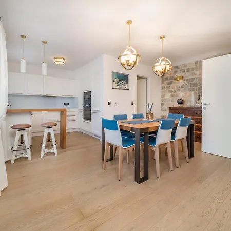 فيلة Noemia House Baška Voda