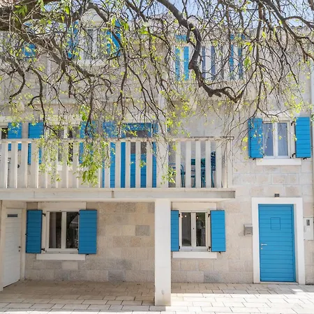 فيلة Noemia House
