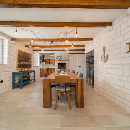 Noemia House